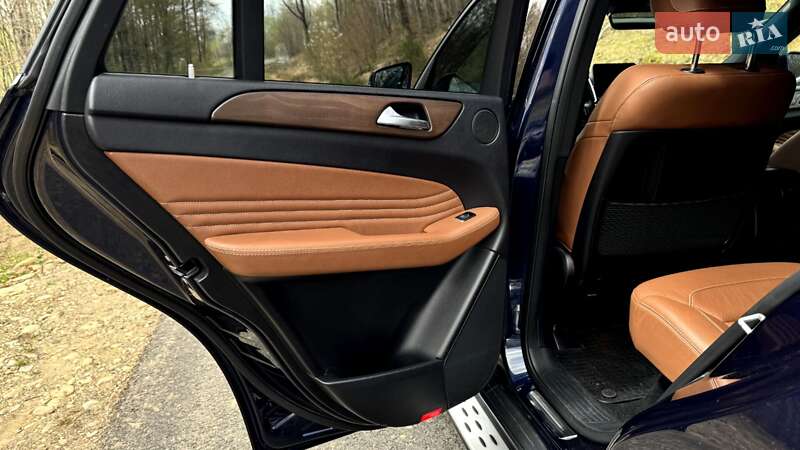 Позашляховик / Кросовер Mercedes-Benz GLE-Class 2016 в Стрию