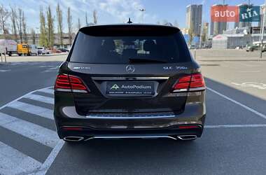 Позашляховик / Кросовер Mercedes-Benz GLE-Class 2015 в 