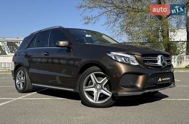 Позашляховик / Кросовер Mercedes-Benz GLE-Class 2015 в 