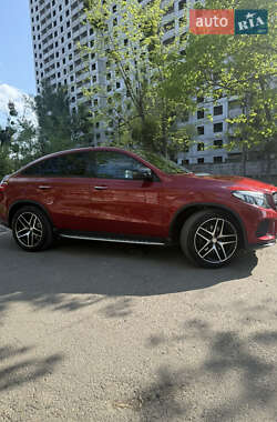 Позашляховик / Кросовер Mercedes-Benz GLE-Class 2016 в 