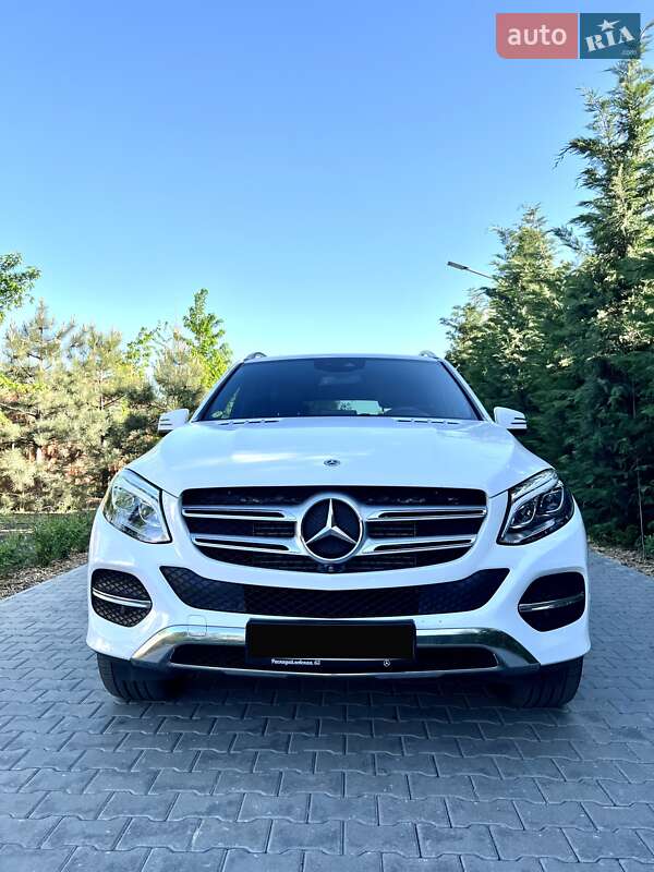 Позашляховик / Кросовер Mercedes-Benz GLE-Class 2017 в 