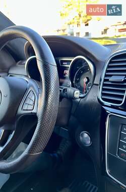 Позашляховик / Кросовер Mercedes-Benz GLE-Class 2017 в 