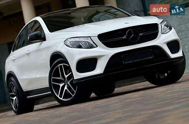 Внедорожник / Кроссовер Mercedes-Benz GLE-Class 2016 в 