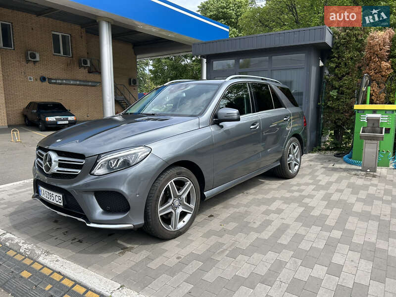 Позашляховик / Кросовер Mercedes-Benz GLE-Class 2017 в 