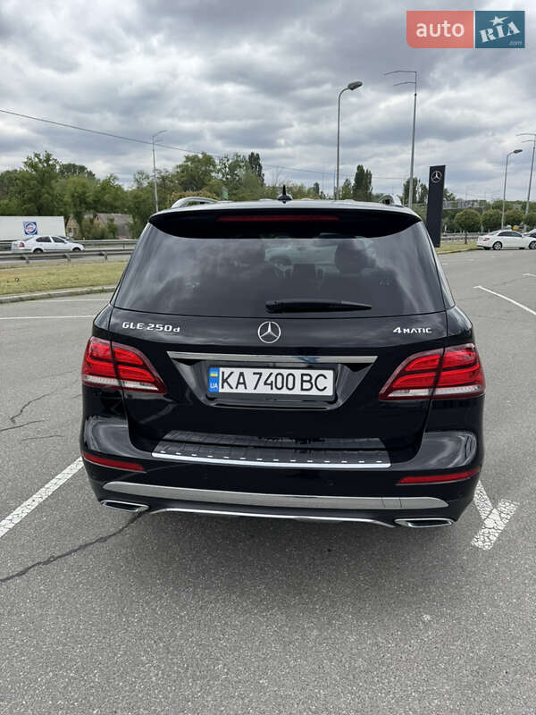 Внедорожник / Кроссовер Mercedes-Benz GLE-Class 2015 в Киеве фото 5 Внедорожник / Кроссовер Mercedes-Benz GLE-Class 2015 в Киеве