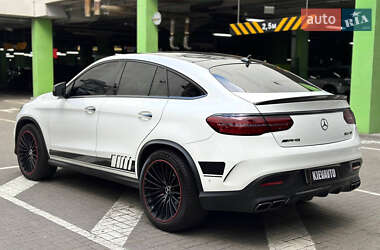 Позашляховик / Кросовер Mercedes-Benz GLE-Class 2016 в 