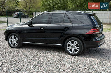 Позашляховик / Кросовер Mercedes-Benz GLE-Class 2016 в 