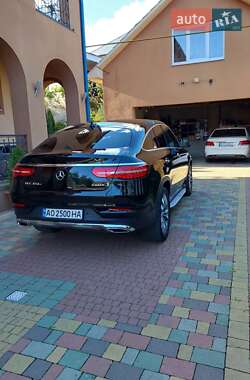 Позашляховик / Кросовер Mercedes-Benz GLE-Class 2016 в 