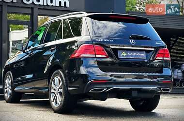 Внедорожник / Кроссовер Mercedes-Benz GLE-Class 2016 в 