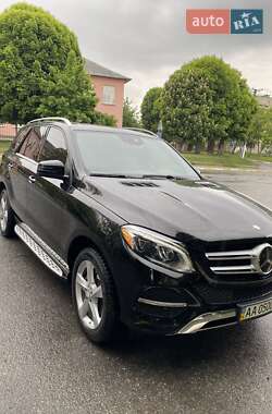 Позашляховик / Кросовер Mercedes-Benz GLE-Class 2015 в 
