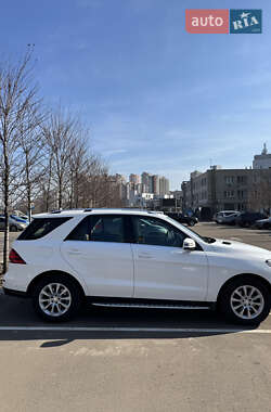 Позашляховик / Кросовер Mercedes-Benz GLE-Class 2016 в 