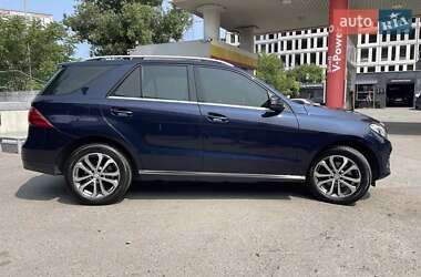 Внедорожник / Кроссовер Mercedes-Benz GLE-Class 2016 в 