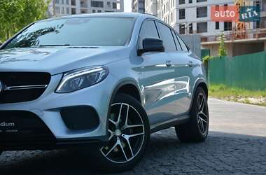 Позашляховик / Кросовер Mercedes-Benz GLE-Class 2016 в 