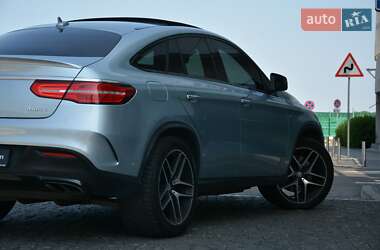 Позашляховик / Кросовер Mercedes-Benz GLE-Class 2016 в 