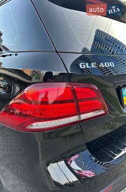 Внедорожник / Кроссовер Mercedes-Benz GLE-Class 2016 в 