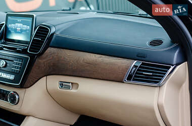 Внедорожник / Кроссовер Mercedes-Benz GLE-Class 2015 в 