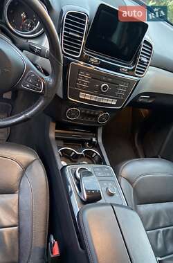 Внедорожник / Кроссовер Mercedes-Benz GLE-Class 2017 в 