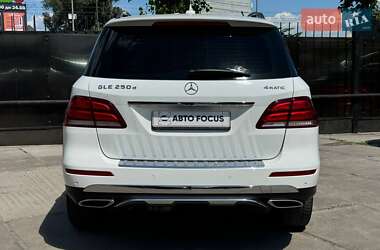 Внедорожник / Кроссовер Mercedes-Benz GLE-Class 2016 в 