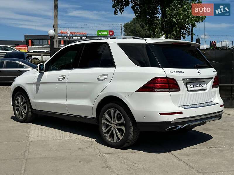 Внедорожник / Кроссовер Mercedes-Benz GLE-Class 2016 в Киеве