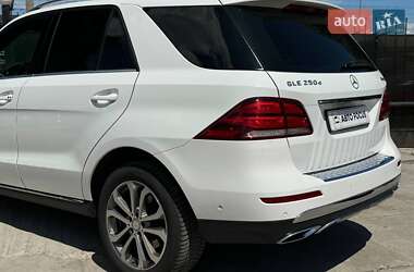 Внедорожник / Кроссовер Mercedes-Benz GLE-Class 2016 в 
