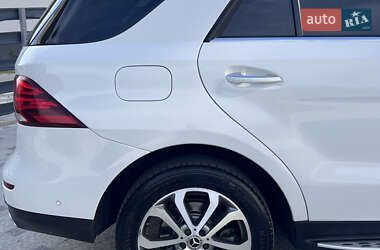 Внедорожник / Кроссовер Mercedes-Benz GLE-Class 2018 в 