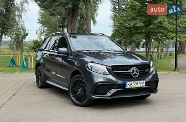 Позашляховик / Кросовер Mercedes-Benz GLE-Class 2016 в 