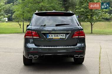 Позашляховик / Кросовер Mercedes-Benz GLE-Class 2016 в 