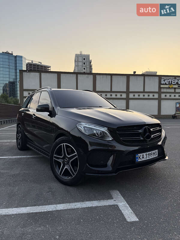Внедорожник / Кроссовер Mercedes-Benz GLE-Class 2017 в 