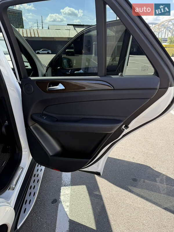 Внедорожник / Кроссовер Mercedes-Benz GLE-Class 2016 в Киеве