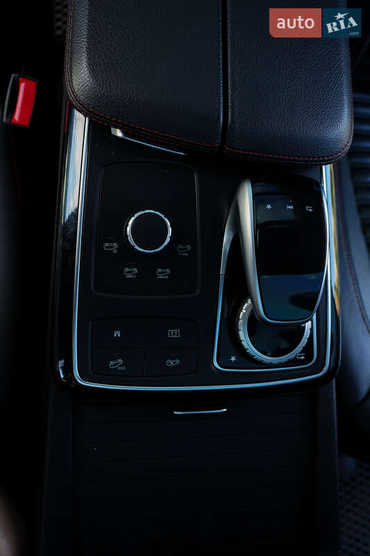 Позашляховик / Кросовер Mercedes-Benz GLE-Class 2017 в Дніпрі фото 9 Позашляховик / Кросовер Mercedes-Benz GLE-Class 2017 в Дніпрі