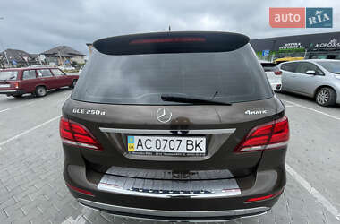 Внедорожник / Кроссовер Mercedes-Benz GLE-Class 2017 в 