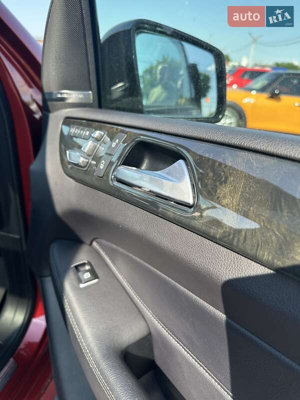 Внедорожник / Кроссовер Mercedes-Benz GLE-Class 2016 в Коростене