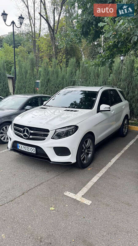 Внедорожник / Кроссовер Mercedes-Benz GLE-Class 2016 в 