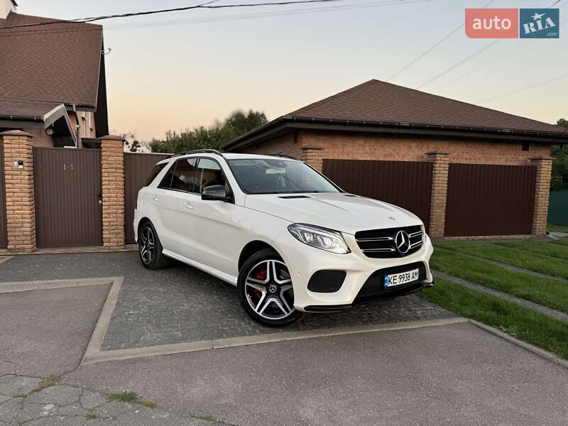 Внедорожник / Кроссовер Mercedes-Benz GLE-Class 2017 в 