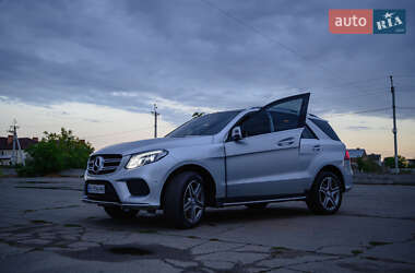 Внедорожник / Кроссовер Mercedes-Benz GLE-Class 2016 в 
