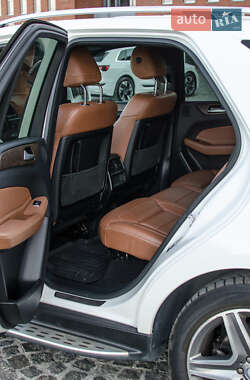 Внедорожник / Кроссовер Mercedes-Benz GLE-Class 2016 в 