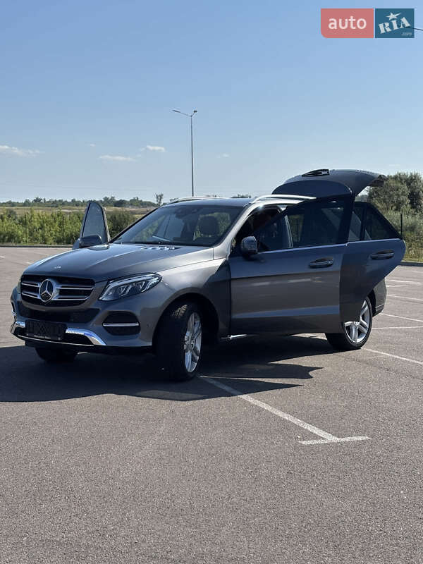 Внедорожник / Кроссовер Mercedes-Benz GLE-Class 2016 в Ровно фото 4 Внедорожник / Кроссовер Mercedes-Benz GLE-Class 2016 в Ровно
