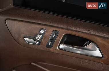Позашляховик / Кросовер Mercedes-Benz GLE-Class 2016 в 
