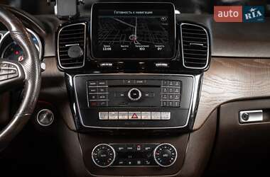 Позашляховик / Кросовер Mercedes-Benz GLE-Class 2016 в 