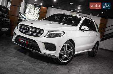 Позашляховик / Кросовер Mercedes-Benz GLE-Class 2016 в 