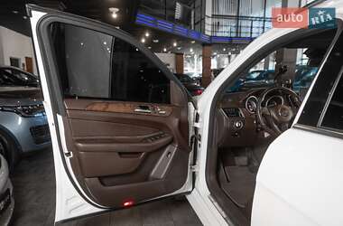 Позашляховик / Кросовер Mercedes-Benz GLE-Class 2016 в 
