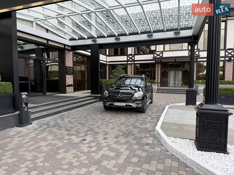 Внедорожник / Кроссовер Mercedes-Benz GLE-Class 2016 в Днепре фото 10 Внедорожник / Кроссовер Mercedes-Benz GLE-Class 2016 в Днепре