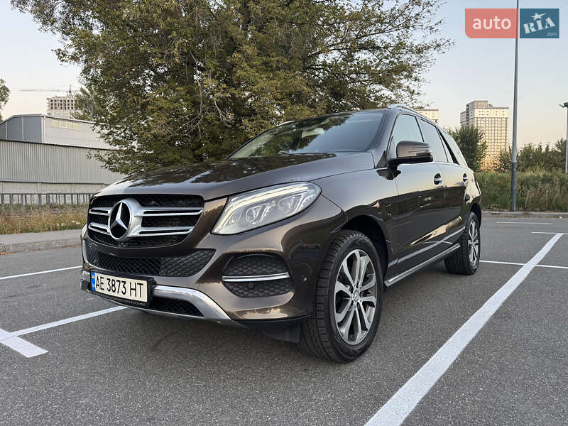Внедорожник / Кроссовер Mercedes-Benz GLE-Class 2016 в 