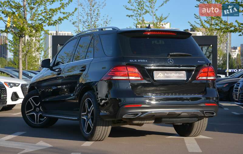 Внедорожник / Кроссовер Mercedes-Benz GLE-Class 2016 в Киеве