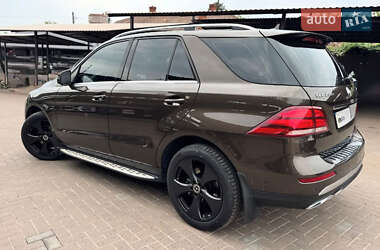 Внедорожник / Кроссовер Mercedes-Benz GLE-Class 2016 в 