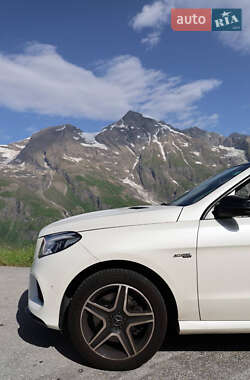 Позашляховик / Кросовер Mercedes-Benz GLE-Class 2017 в 