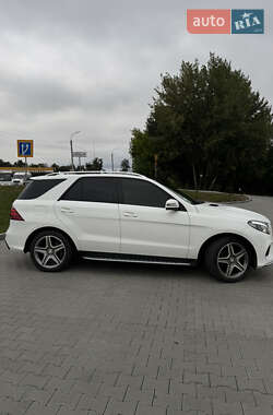 Внедорожник / Кроссовер Mercedes-Benz GLE-Class 2016 в 