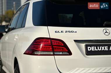 Внедорожник / Кроссовер Mercedes-Benz GLE-Class 2017 в 