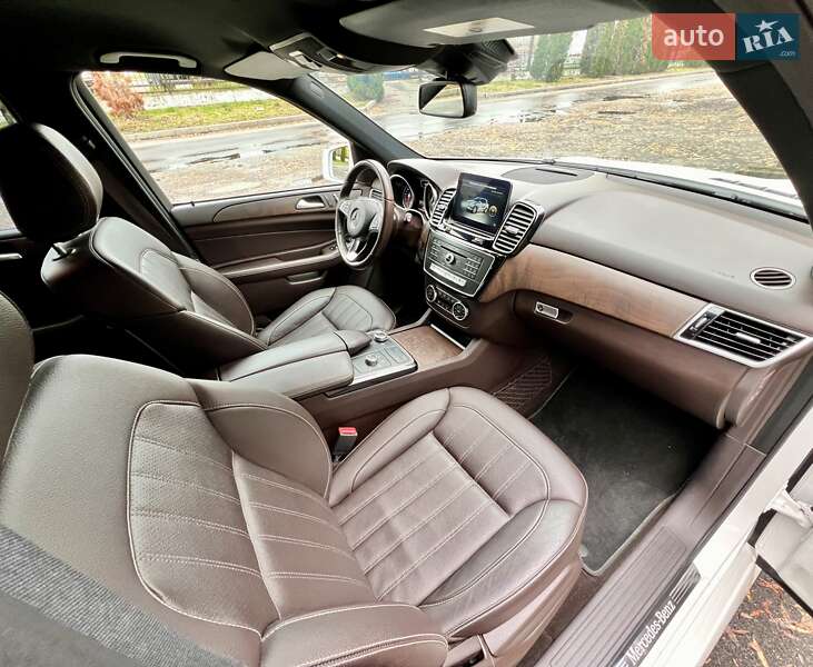 Внедорожник / Кроссовер Mercedes-Benz GLE-Class 2016 в Киеве фото 61 Внедорожник / Кроссовер Mercedes-Benz GLE-Class 2016 в Киеве