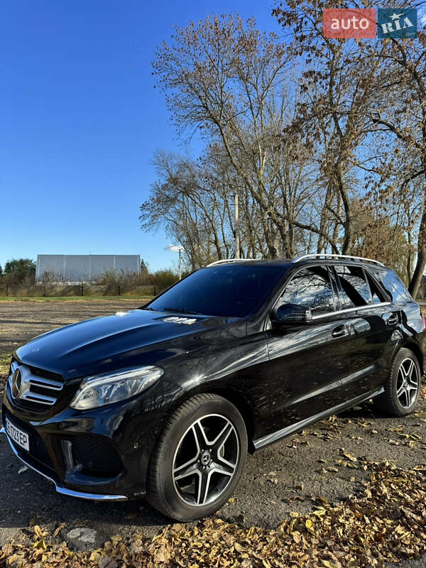 Позашляховик / Кросовер Mercedes-Benz GLE-Class 2017 в Чернівцях фото 8 Позашляховик / Кросовер Mercedes-Benz GLE-Class 2017 в Чернівцях